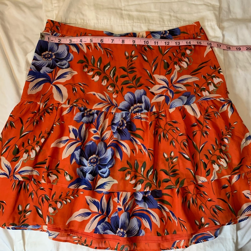 NWT LOFT red floral tiered skirt sz 4 - Picture 4 of 5